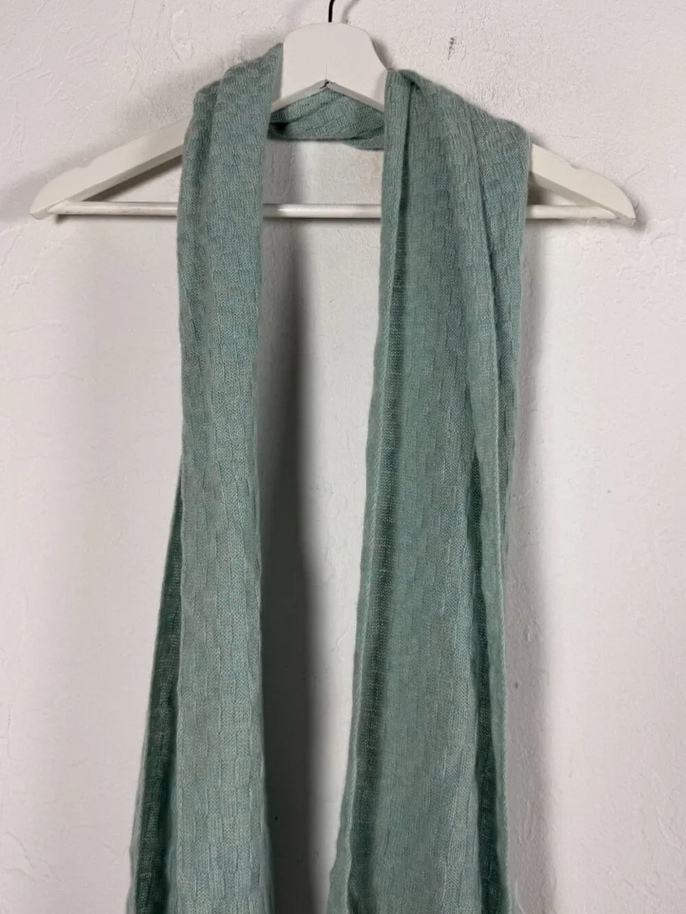 Senso Unico 100% Cashmere Knit Scarf Ribbed Edges & Subtle Textured Pattern
